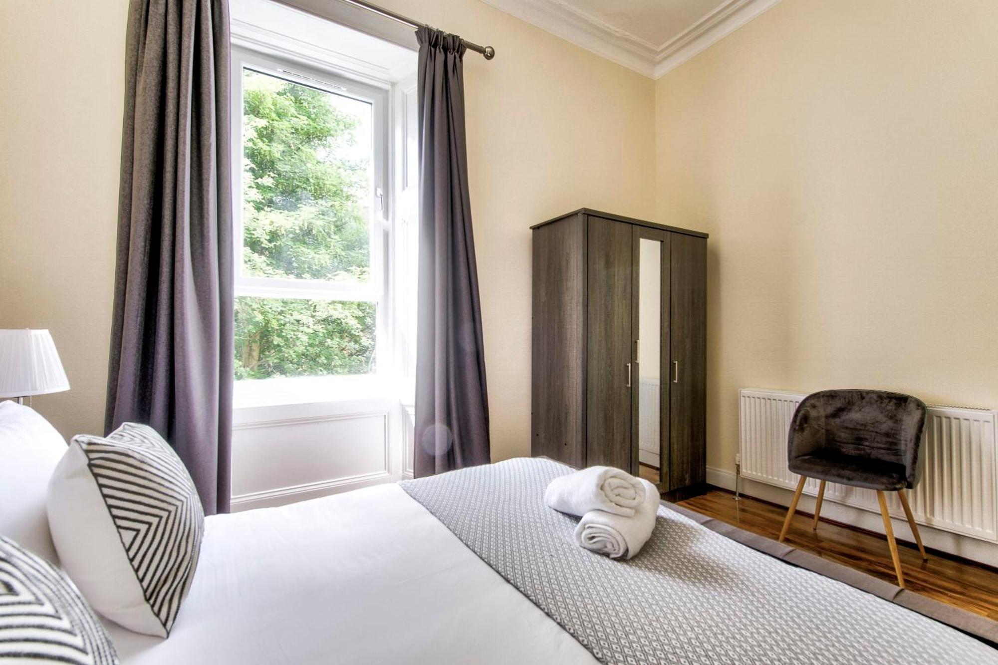 Apartamento Stunning 5 Bedroom Apt, Close To Centre, Sec, Hydro And Motorway *