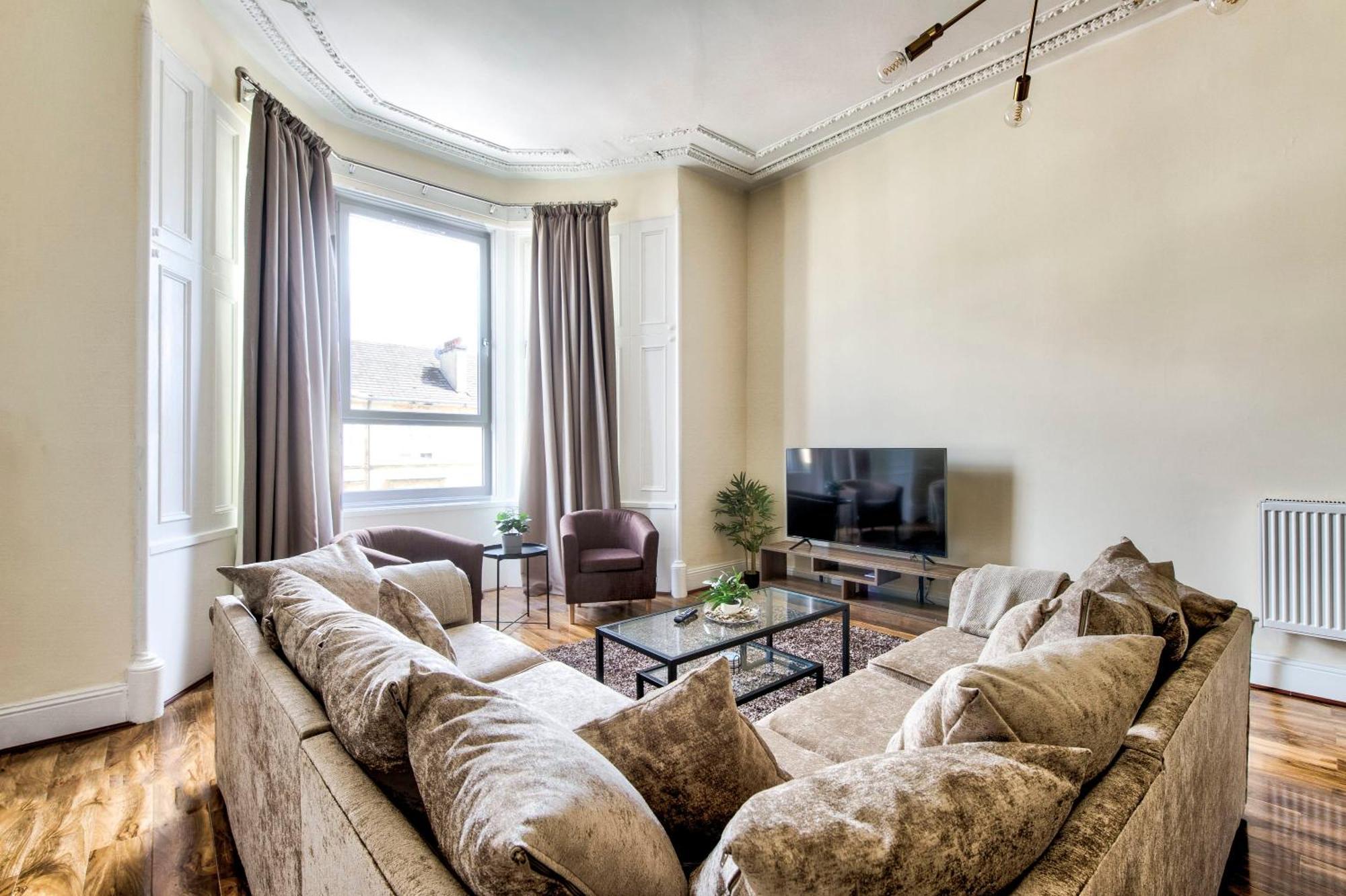 Apartamento Stunning 5 Bedroom Apt, Close To Centre, Sec, Hydro And Motorway Glasgow