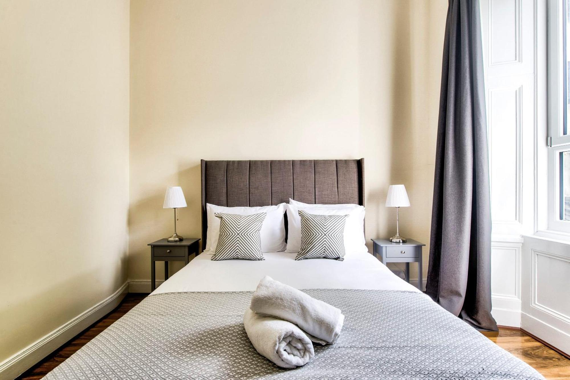 Appartement Stunning 5 Bedroom Apt, Close To Centre, Sec, Hydro And Motorway *