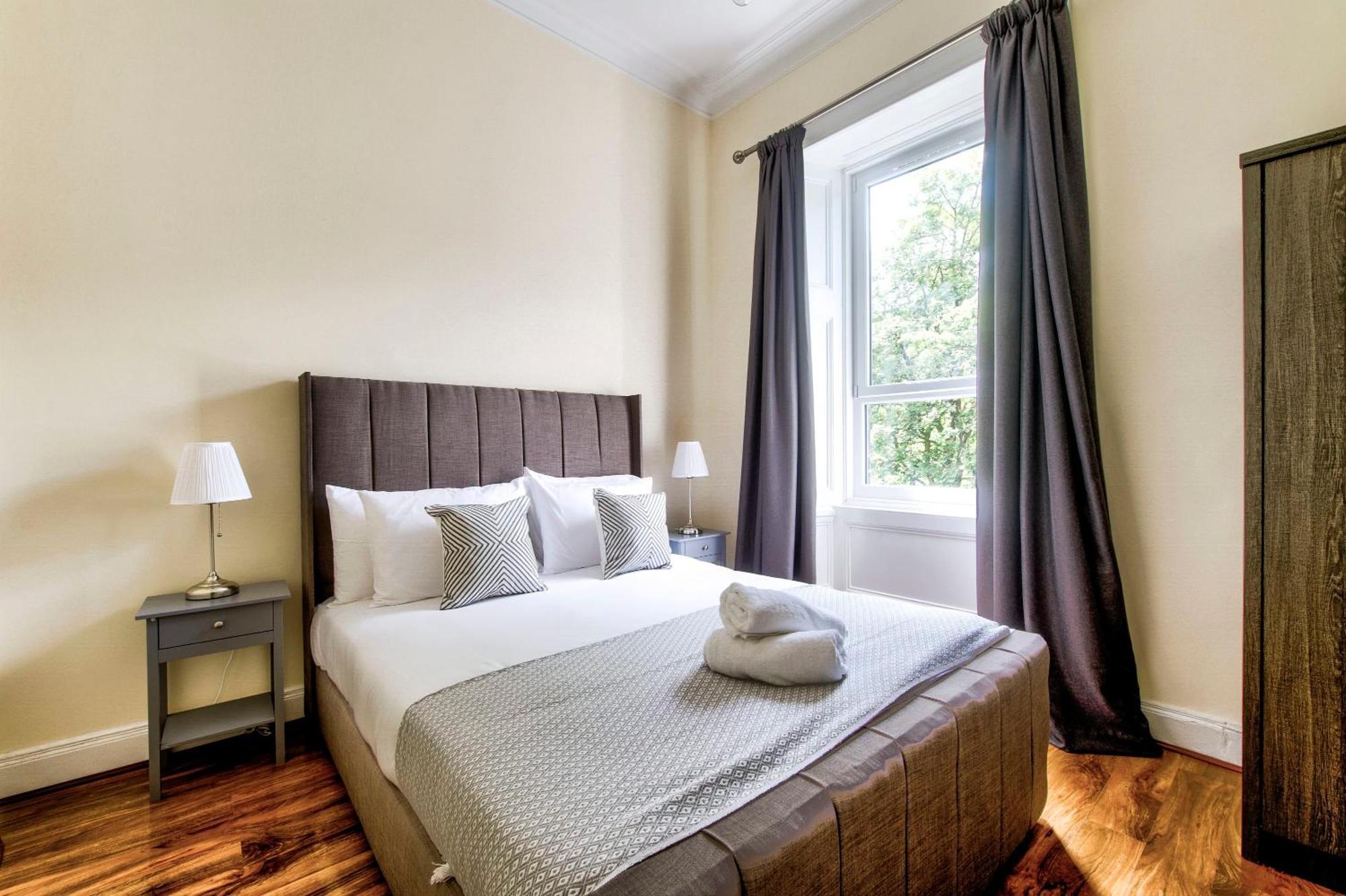Stunning 5 Bedroom Apt, Close To Centre, Sec, Hydro And Motorway Appartement