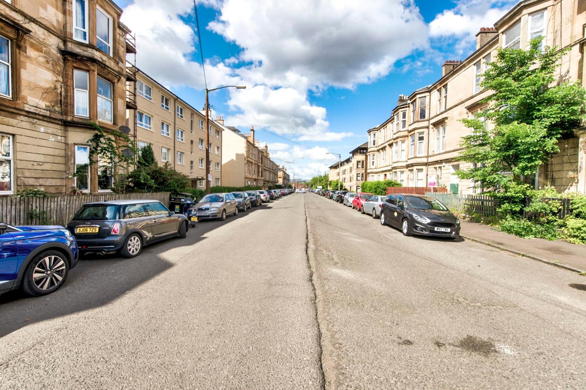 Stunning 5 Bedroom Apt, Close To Centre, Sec, Hydro And Motorway Appartement