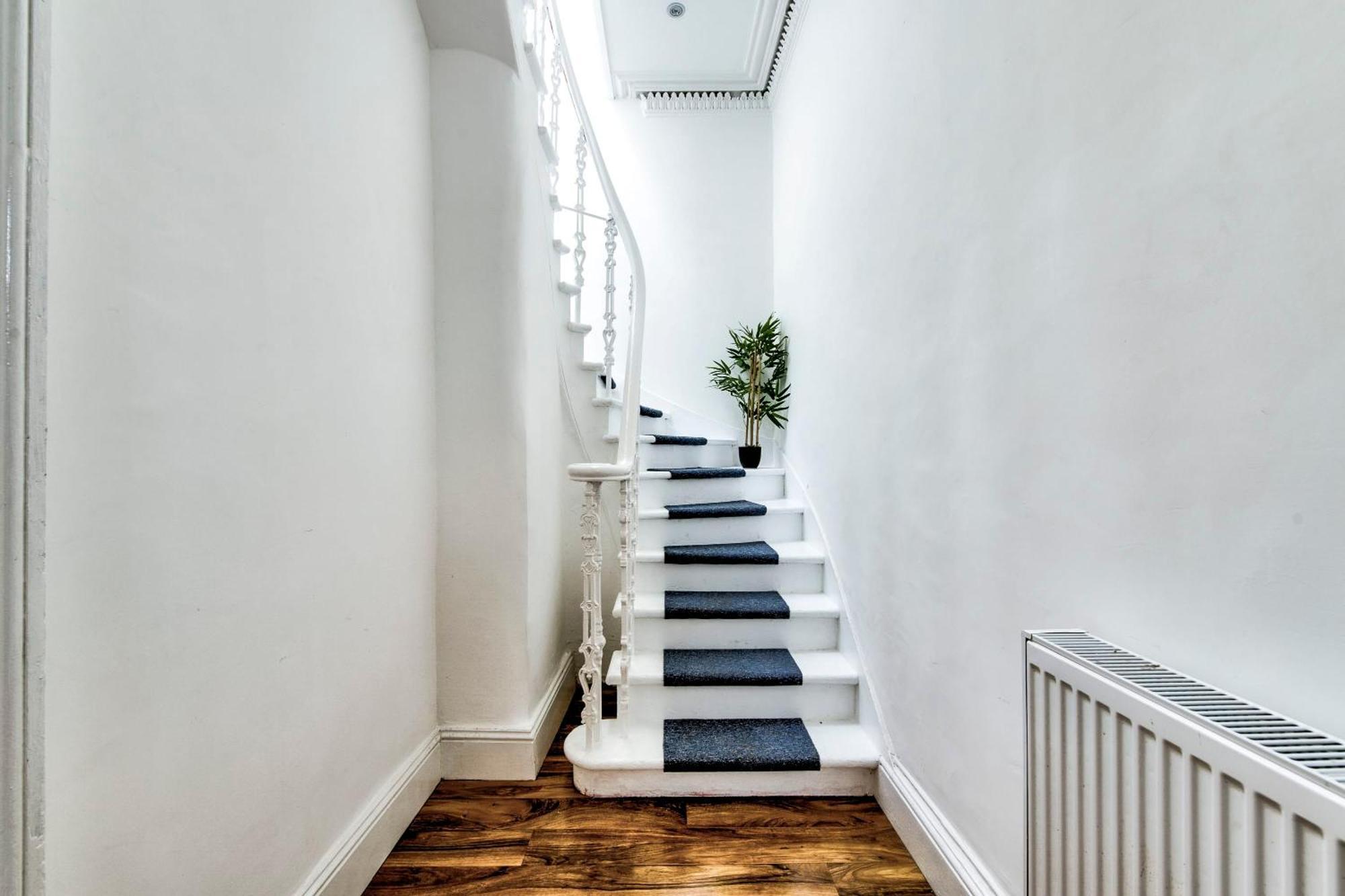 Appartement Stunning 5 Bedroom Apt, Close To Centre, Sec, Hydro And Motorway *